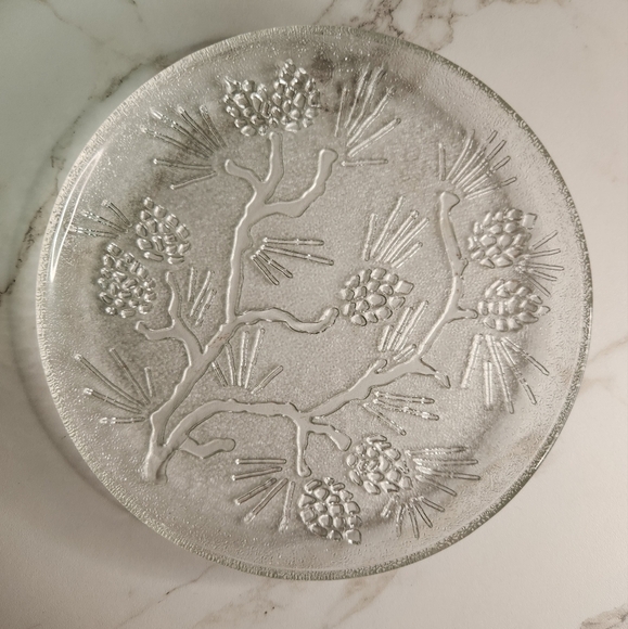 Set Of 4 Vintage Embossed Tiara Ponderosa Pine 8" Luncheon Plates Indiana Glass - Picture 2 of 5